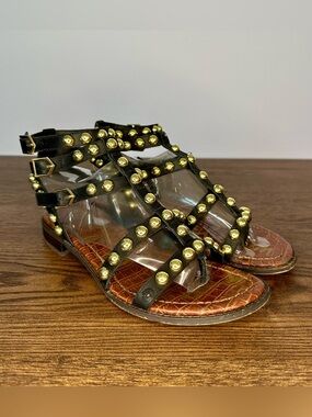 Sam Edelman Eavan Studded Gladiator Sandal in Black/Gold Size 6.5